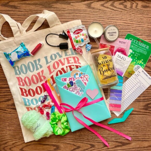 ๐ Large Rainy Day / Blind Date with a Book Mystery Box / Self-Care Box! ๐ - Picture 10 of 13